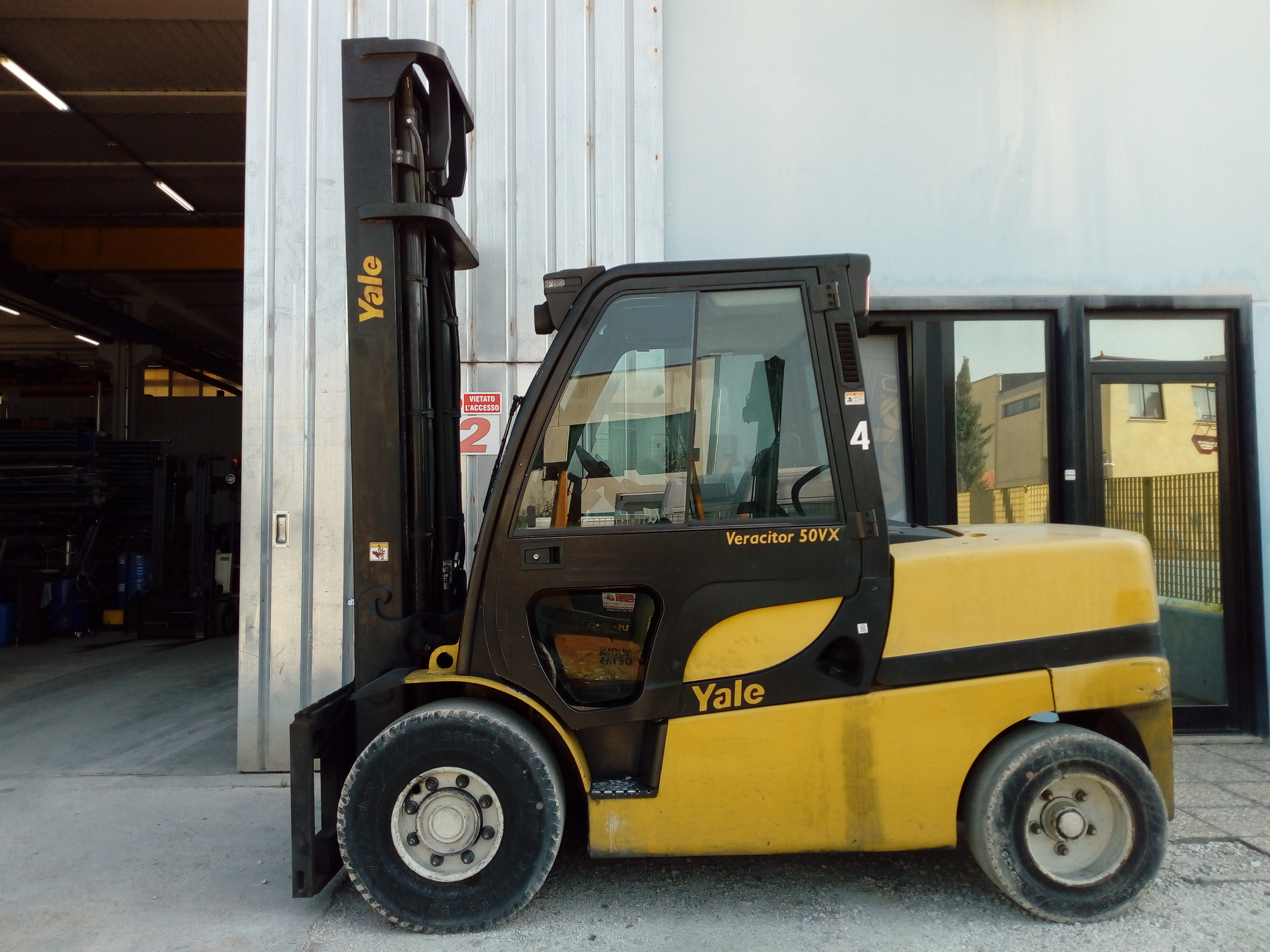 Carrello elevatore diesel a 4 ruote YALE GDP50VX
