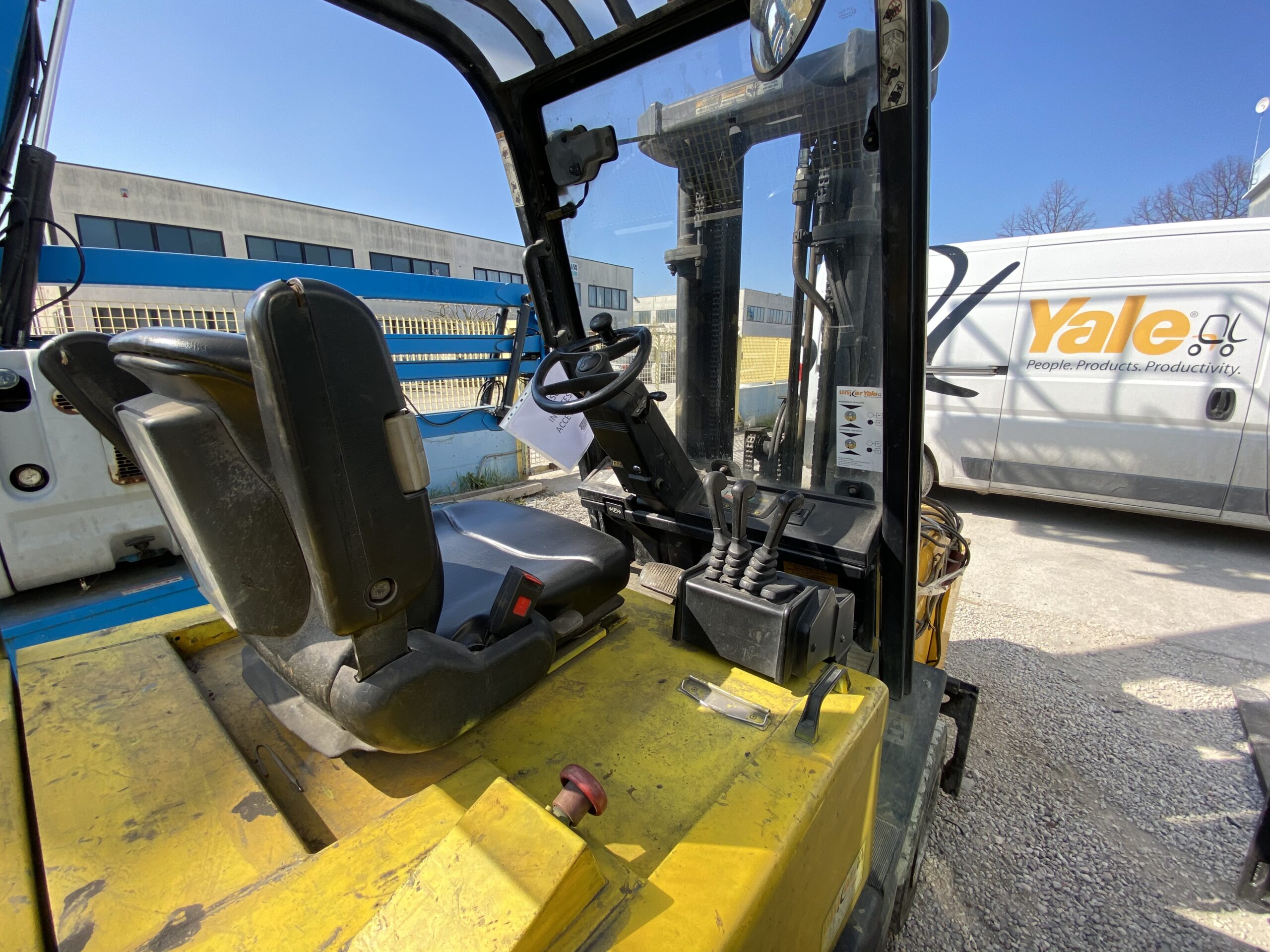 Carrello elevatore frontale elettrico a 4 ruote YALE ERP25ALF - immagine 3